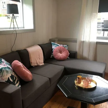 Auregarden - A Rustique Oasis Just A Blink Away From Town Centre Daire